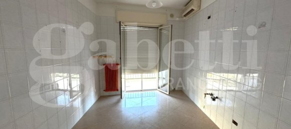 2 Schlafzimmer Wohnung in Bari, Italy, Nr. 353741 10