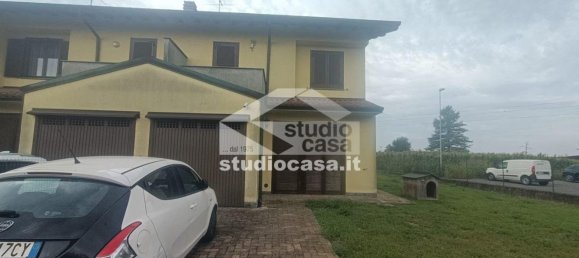 4-salle Villa à Trigolo, Italy No. 269483 8