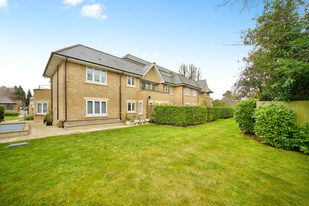 2 bedrooms Apartment in Enfield, United Kingdom No. 11500