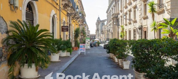 2 rooms Commercial property in Catania, Italy No. 203859 14