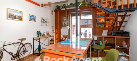 2 rooms Commercial property in Catania, Italy No. 203859 6