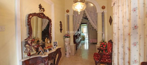 3 bedrooms Townhouse in Zebbug, Malta No. 2558 2