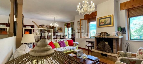 5 bedrooms Villa in San Donato Val di Comino, Italy No. 57078 11