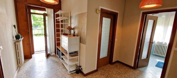 Villa de 8 dormitorios en Biandronno, Italy No. 373940 4