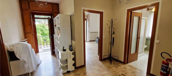 Villa de 8 dormitorios en Biandronno, Italy No. 373940 23