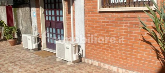 Oficina de 4 habitaciónes en Sant'Agata li Battiati, Italy No. 174372 2