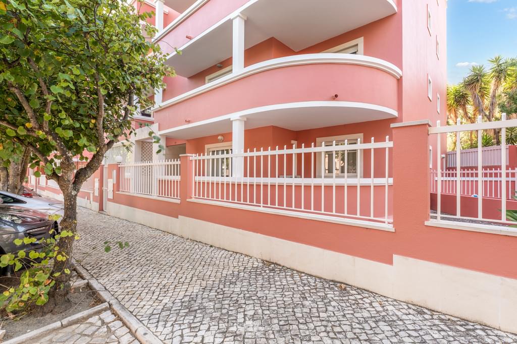 3 bedrooms Apartment in Cascais, Portugal No. 321449