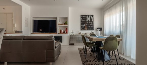 3 bedrooms Apartment in Rome, Italy No. 163823 11