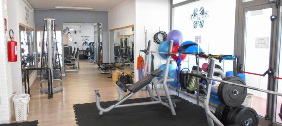 574m² Commercial property in Siena, Italy No. 49703 6