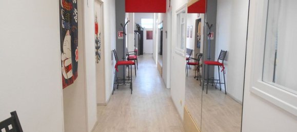 574m² Commercial property in Siena, Italy No. 49703 3