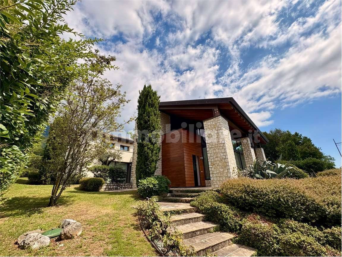 5 rooms Villa in Borso del Grappa, Italy No. 299216