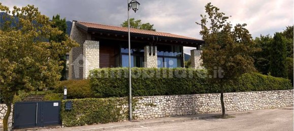 5 rooms Villa in Borso del Grappa, Italy No. 299216 3