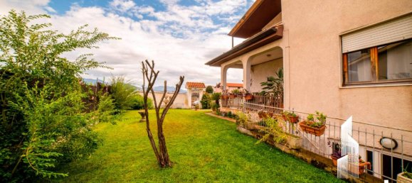 5 bedrooms Villa in Cisterna di Latina, Italy No. 204679 9