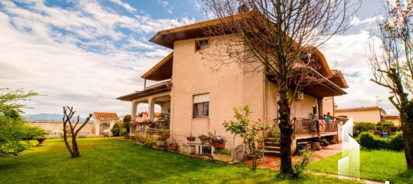 5 bedrooms Villa in Cisterna di Latina, Italy No. 204679 2
