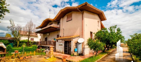 5 bedrooms Villa in Cisterna di Latina, Italy No. 204679 5