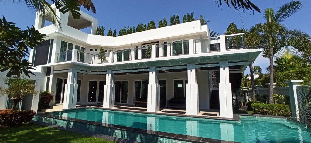 4 bedrooms Cafe / restaurant in Pattaya, Thailand No. 281