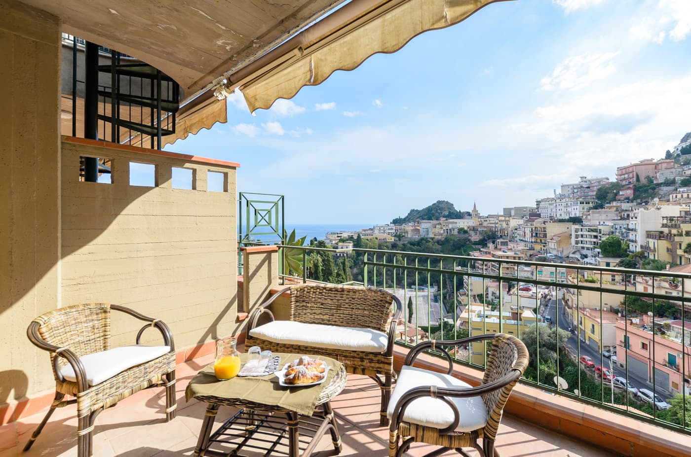 2 rooms Apartment in Taormina, Italy No. 390175