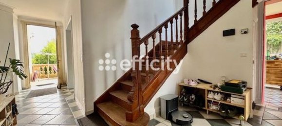 7 bedrooms House in Thiers, France No. 290588 8