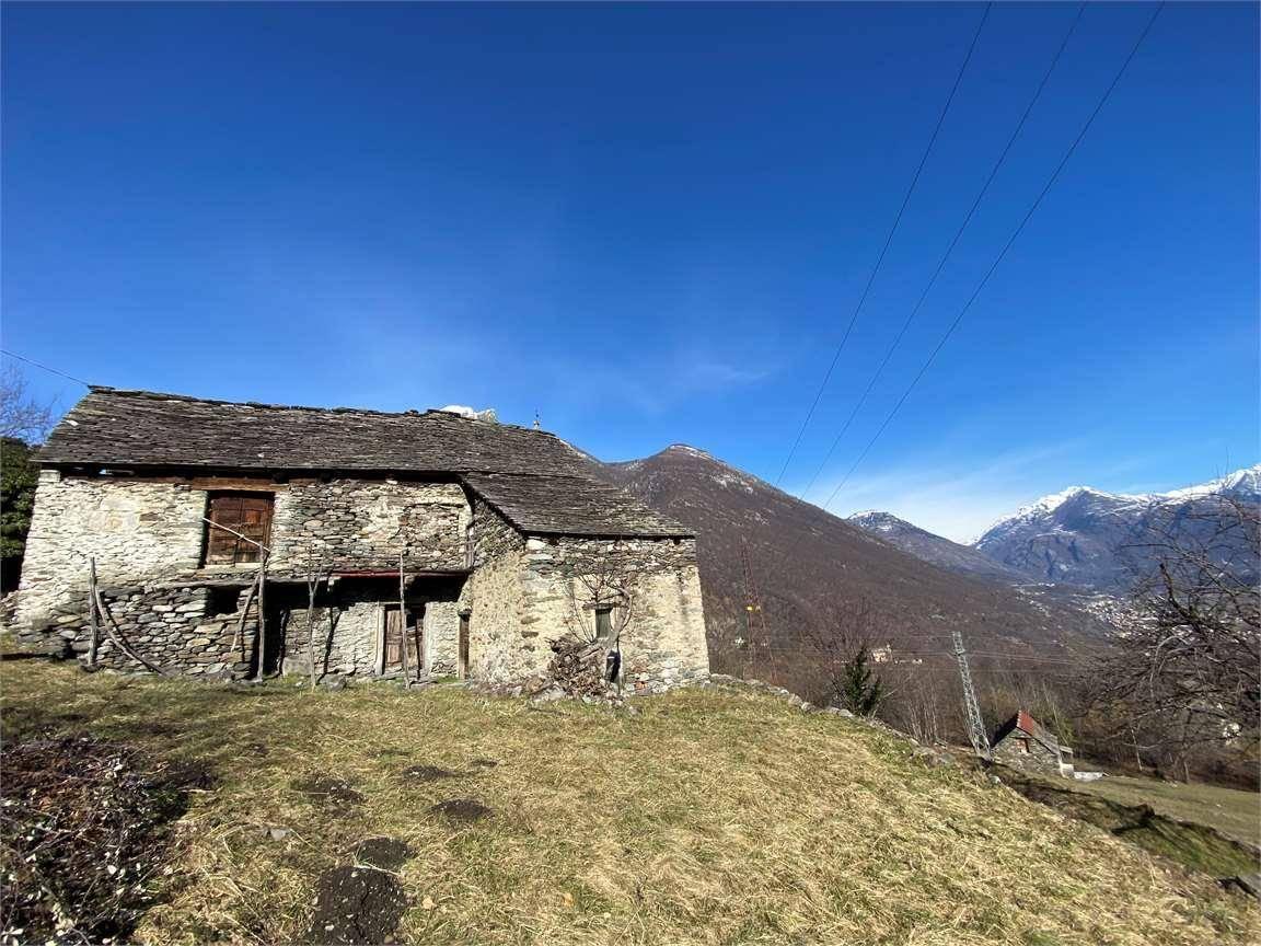 4 rooms House in Domodossola, Italy No. 118751