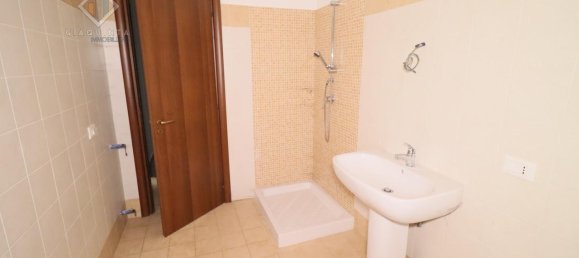 Casa de 10 divisões em Palagonia, Italy N.º 232800 31