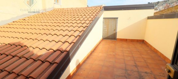 Casa de 10 divisões em Palagonia, Italy N.º 232800 38