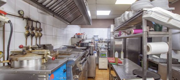 90m² Building in Mahon, Spain No. 3858 9