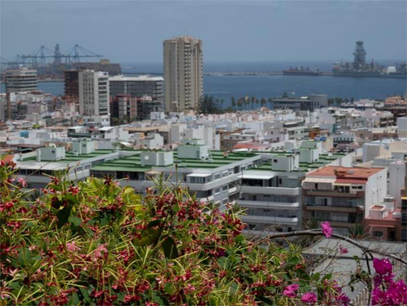 4 bedrooms Apartment in Las Palmas De Gran Canaria, Spain No. 196072