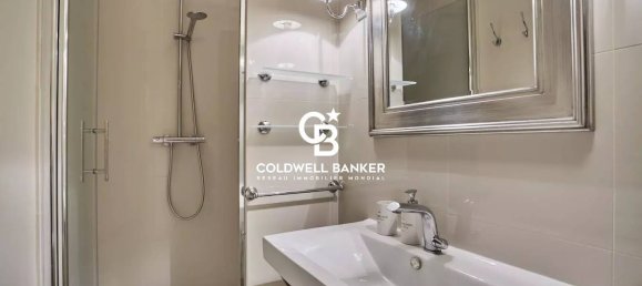 1 bedroom Duplex in Paris, France No. 163795 7