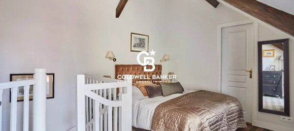 1 bedroom Duplex in Paris, France No. 163795 4