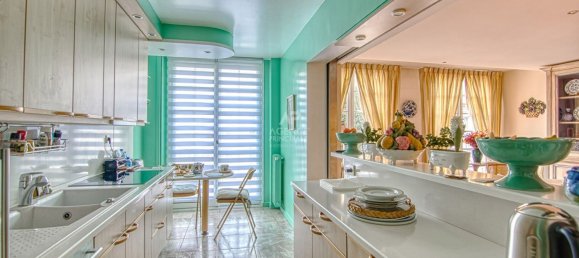 4 bedrooms Apartment in Versailles, France No. 293257 7