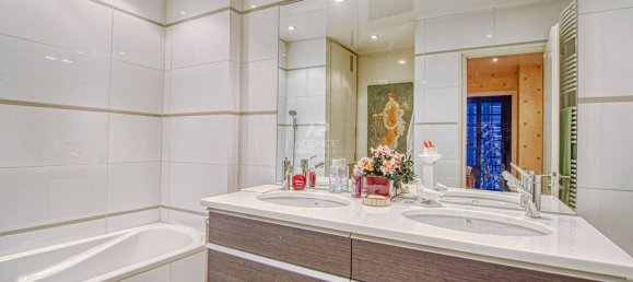 4 bedrooms Apartment in Versailles, France No. 293257 18