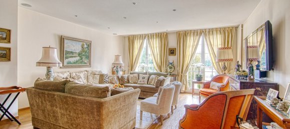 4 bedrooms Apartment in Versailles, France No. 293257 3