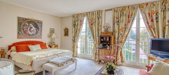 4 bedrooms Apartment in Versailles, France No. 293257 12