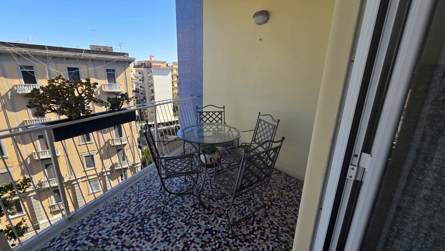 4 Schlafzimmer Wohnung in Naples, Italy, Nr. 371982