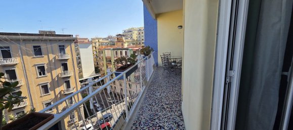 4 Schlafzimmer Wohnung in Naples, Italy, Nr. 371982 6