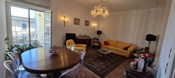 4 Schlafzimmer Wohnung in Naples, Italy, Nr. 371982 16