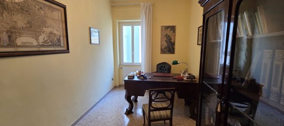 4 Schlafzimmer Wohnung in Naples, Italy, Nr. 371982 10