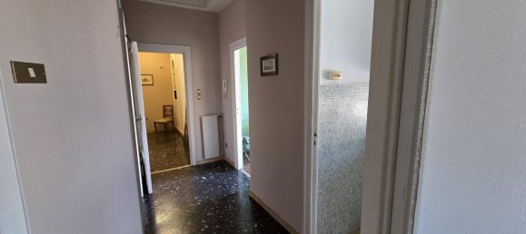 4 Schlafzimmer Wohnung in Naples, Italy, Nr. 371982 13