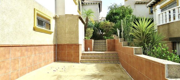 3 bedrooms Villa in Urbanizacion Las Filipinas, Spain No. 14377 25