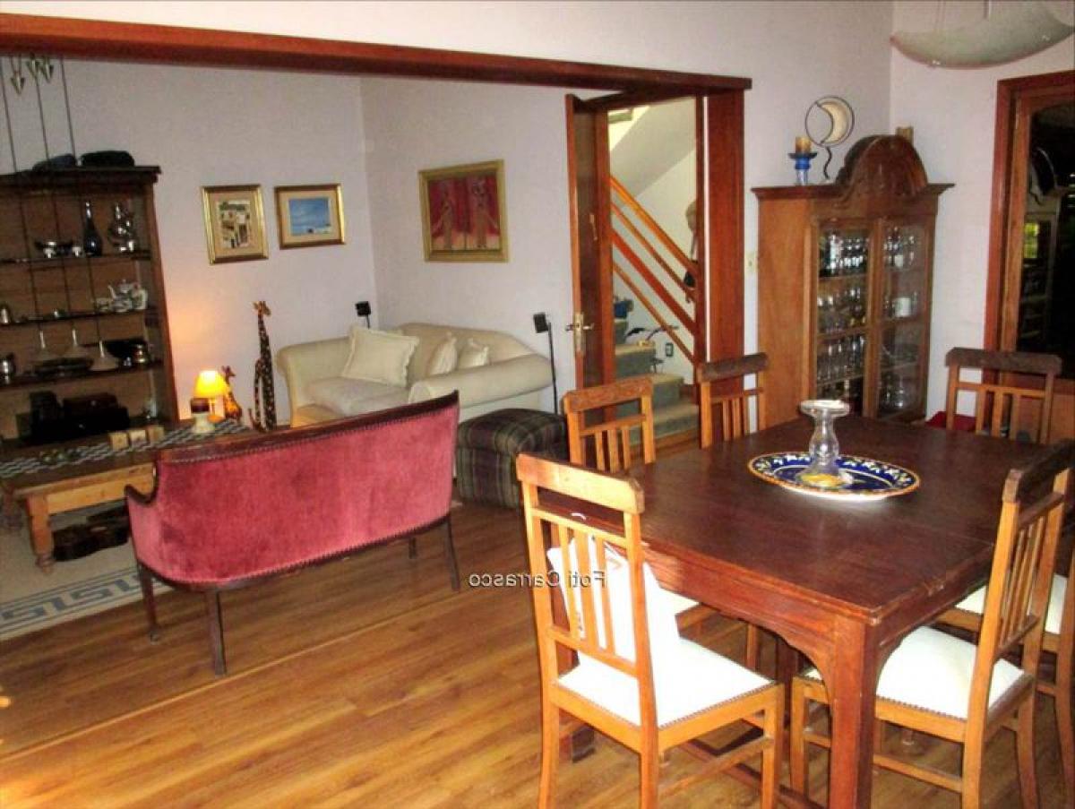 3 bedrooms House in Montevideo, Uruguay No. 4892