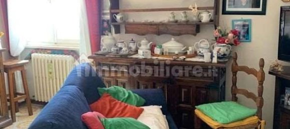 5 rooms Apartment in Livorno, Italy No. 151901 3