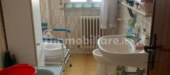 5 rooms Apartment in Livorno, Italy No. 151901 7