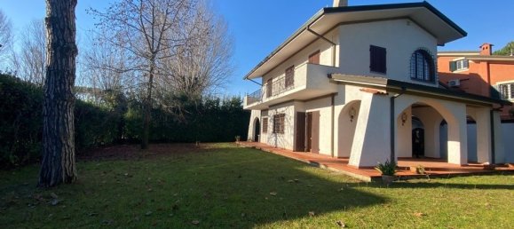 5 bedrooms Villa in Forte dei Marmi, Italy No. 192218 23