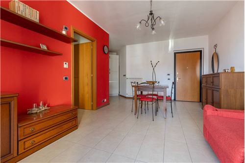 1 bedroom Apartment in Somma Lombardo, Italy No. 279213