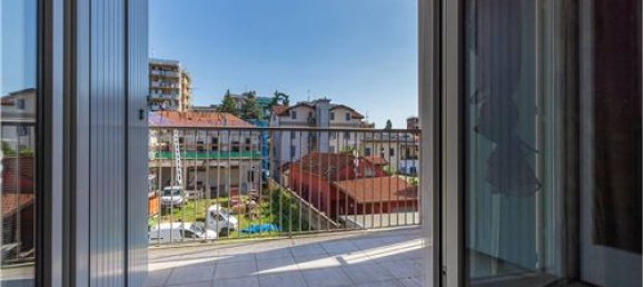 1 bedroom Apartment in Somma Lombardo, Italy No. 279213 5