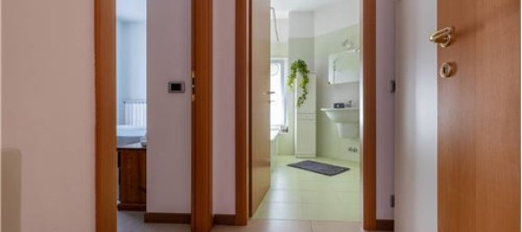 1 bedroom Apartment in Somma Lombardo, Italy No. 279213 12