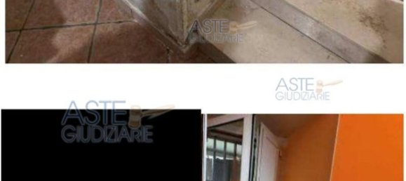 3 rooms Apartment in Torre del Greco, Italy No. 12509 9