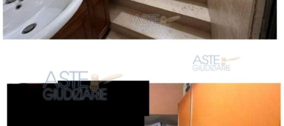 3 rooms Apartment in Torre del Greco, Italy No. 12509 7