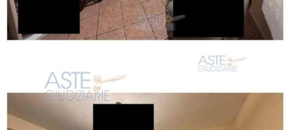 3 rooms Apartment in Torre del Greco, Italy No. 12509 2