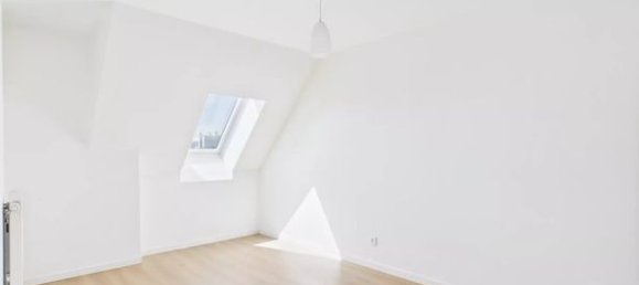 Apartamento de 3 dormitorios en Colombes, France No. 282023 10